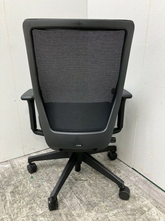 イトーキミレッザチェア 可動肘付ミレッザチェア 商品画像4