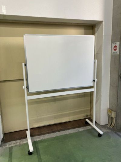 イトーキ1200脚付ホワイトボード 商品画像1