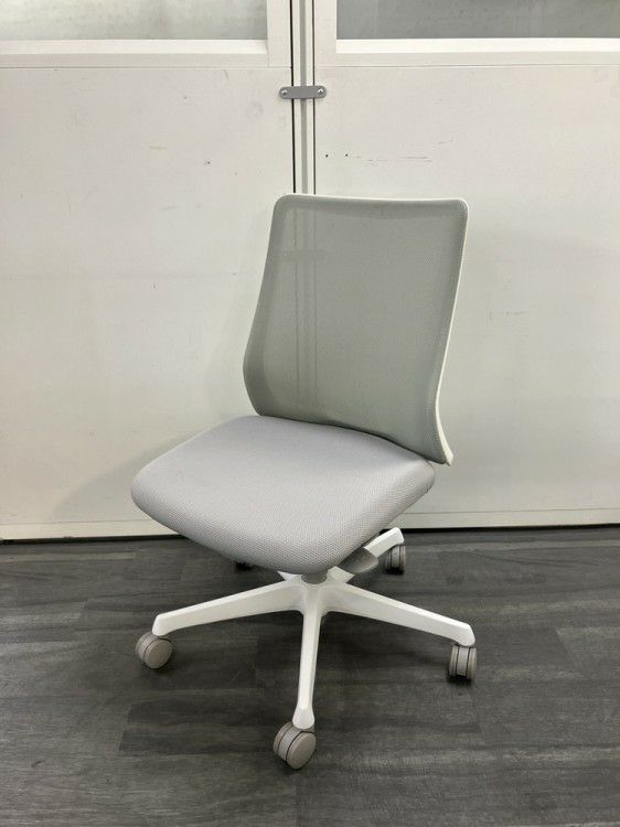 オカムラFluent(フルーエント)チェア フルーエントチェア 商品画像1