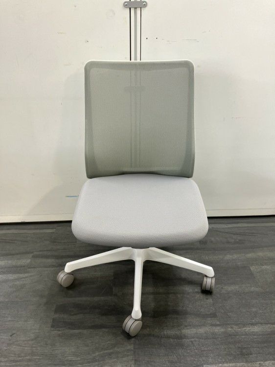 オカムラFluent(フルーエント)チェア フルーエントチェア 商品画像2