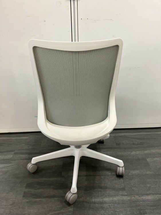 オカムラFluent(フルーエント)チェア フルーエントチェア 商品画像4