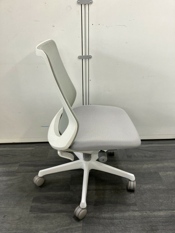 オカムラFluent(フルーエント)チェア フルーエントチェア 商品画像5