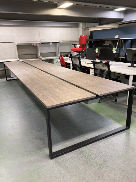 イトーキインサラータシリーズ 4800フリーアドレスデスク 商品画像1