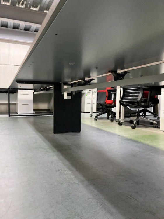 イトーキインサラータシリーズ 4800フリーアドレスデスク 商品画像4