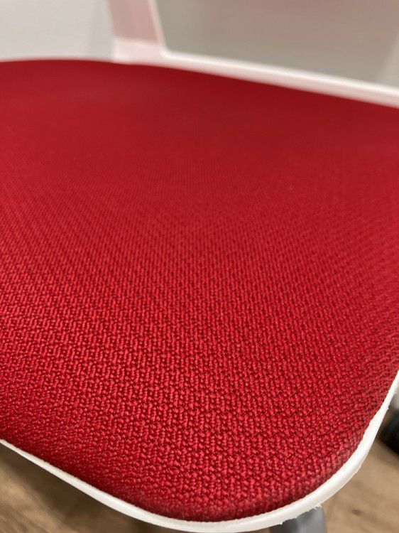 コクヨ160シリーズ スタッキングチェア 商品画像2