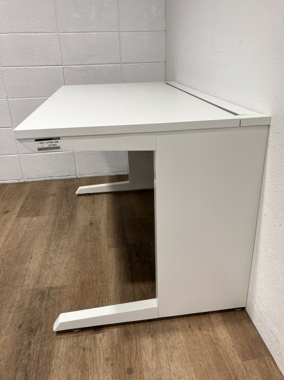 イトーキCZRシリーズ 1200平デスク 商品画像5