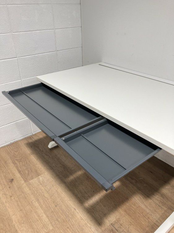 イトーキCZRシリーズ 1200平デスク 商品画像7