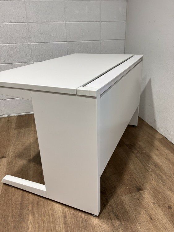 イトーキCZRシリーズ 1200平デスク 商品画像8