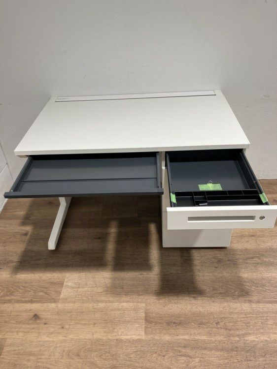 イトーキCZRシリーズ 1100片袖デスク 商品画像4