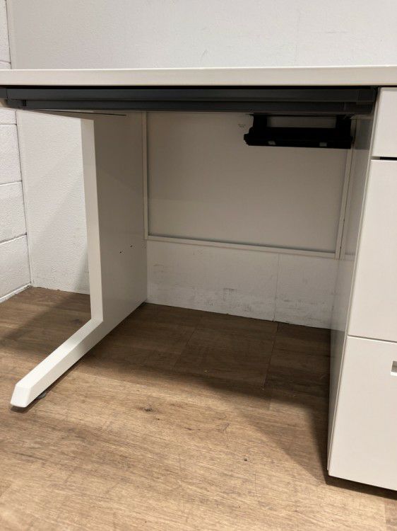 イトーキCZRシリーズ 1100片袖デスク 商品画像10