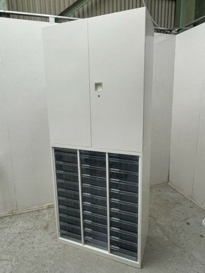 オカムラレクトラインシリーズ 両開きクリアトレー上下書庫 商品画像1