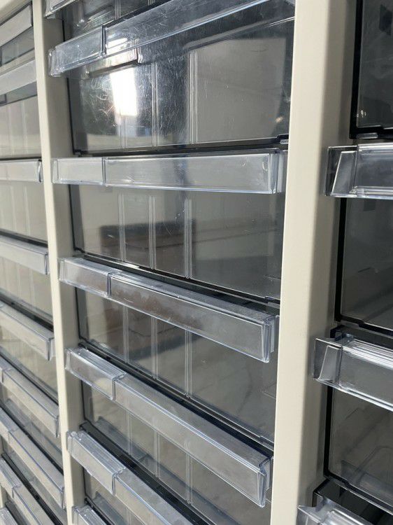 オカムラレクトラインシリーズ 両開きクリアトレー上下書庫 商品画像13