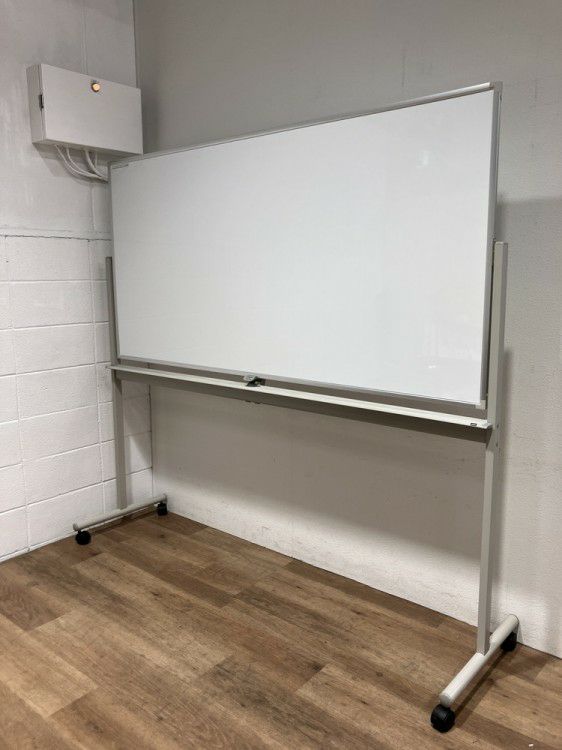 ウチダ（内田洋行）1800脚付ホワイトボード 商品画像1