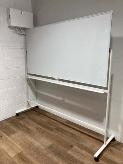 プラス1800脚付ホワイトボード 商品画像1