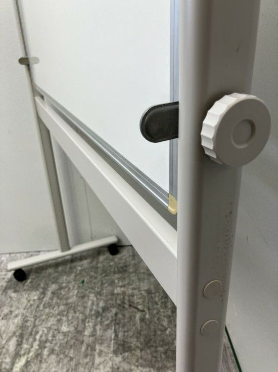 イトーキ1200脚付両面ホワイトボード 商品画像4