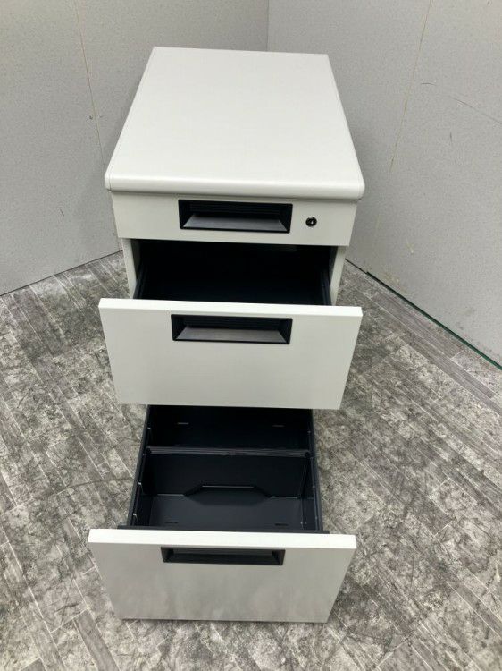 プラスフラットラインシリーズ 3段脇机 商品画像3