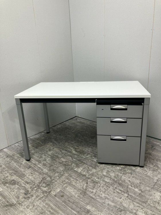 コクヨDelphi（デルフィ）シリーズ 1200平デスク 商品画像1