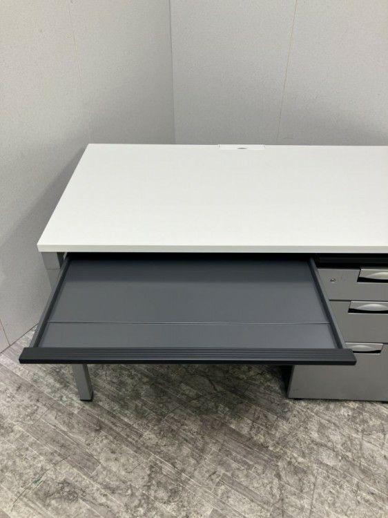 コクヨDelphi（デルフィ）シリーズ 1200平デスク 商品画像4