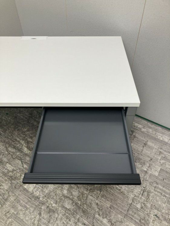 コクヨDelphi（デルフィ）シリーズ 1200平デスク 商品画像5