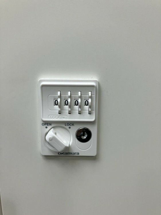 オカムラレクトラインシリーズ ダイヤル式天板付両開き書庫 商品画像4