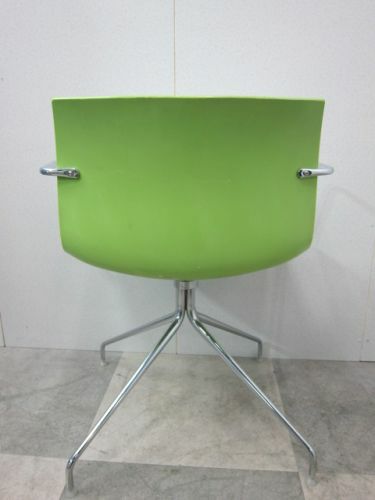 arper（アルペール）肘付きキャティファチェア 商品画像4