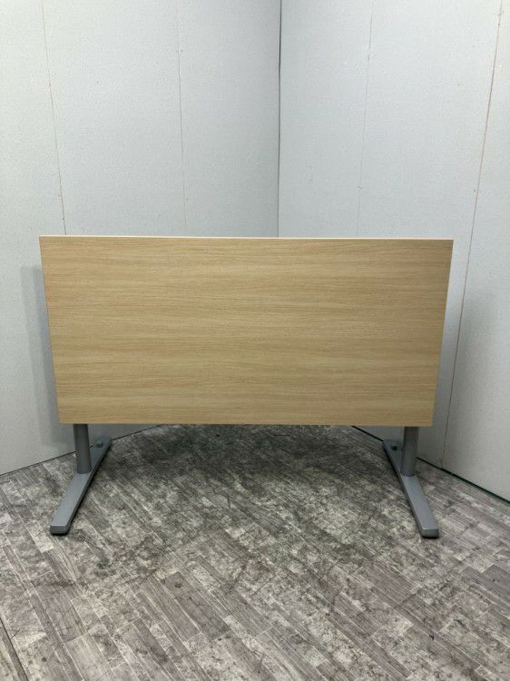 オカムラフラプターシリーズ 1500ミーティングテーブル 商品画像1