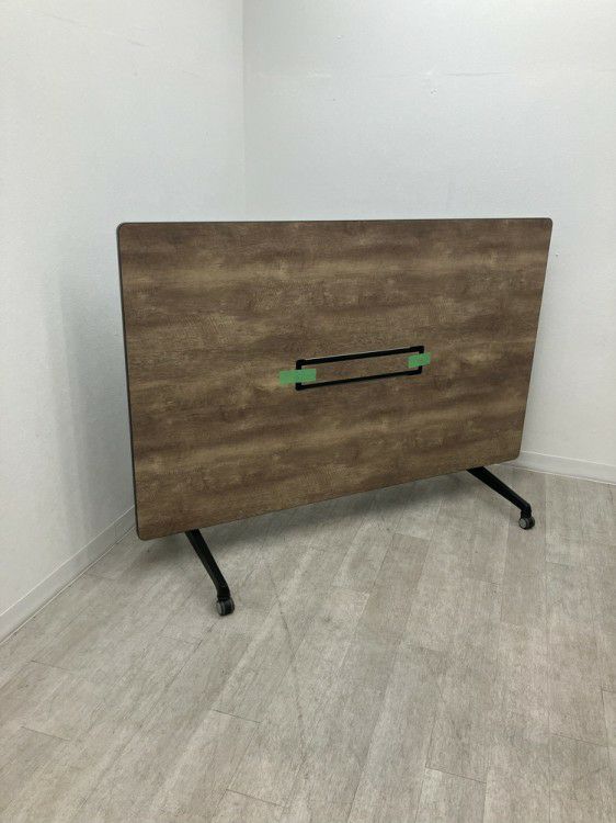 オカムラ81F7シリーズ 1800ミーティングテーブル 商品画像2