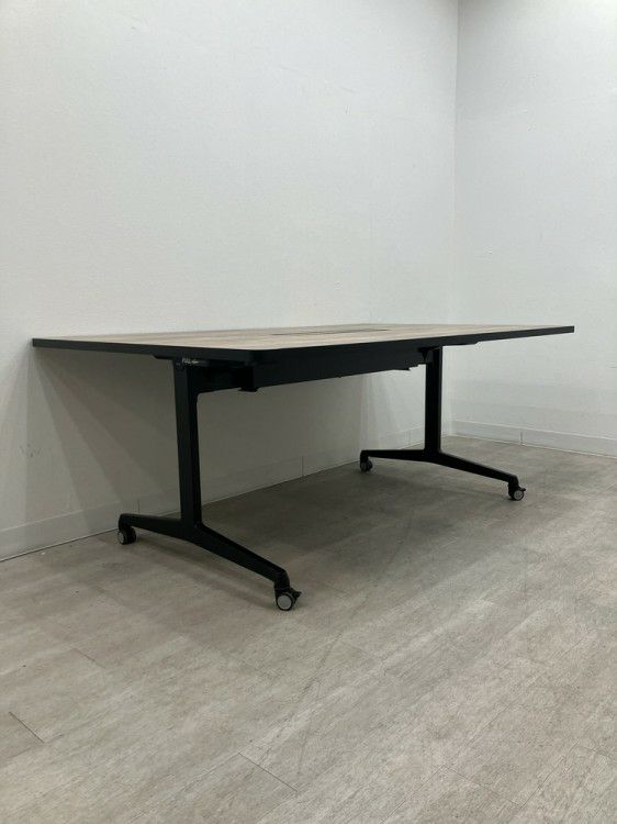 オカムラ81F7シリーズ 1800ミーティングテーブル 商品画像10