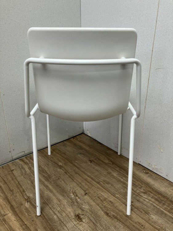 コクヨデイズオフィス オフセットフレームシリーズ スタッキングチェア 商品画像5