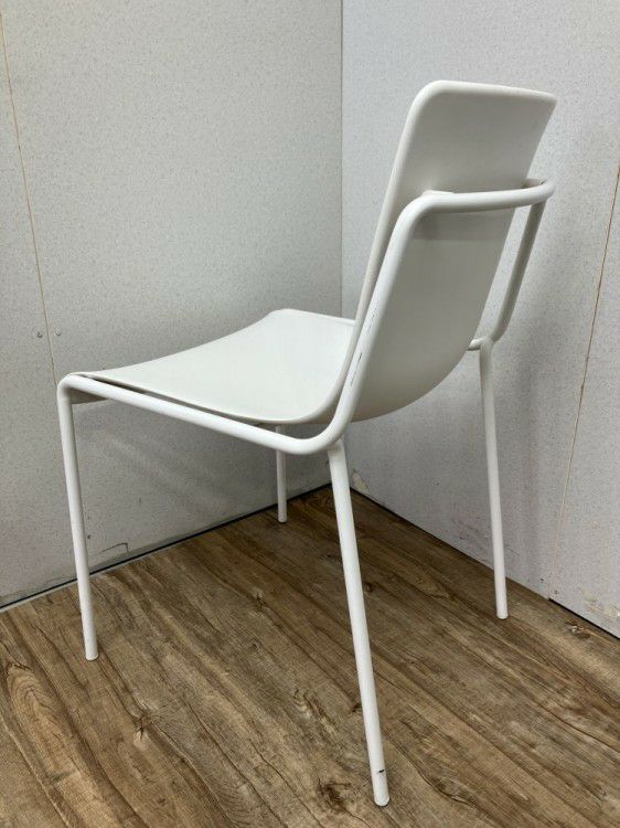 コクヨデイズオフィス オフセットフレームシリーズ スタッキングチェア 商品画像6