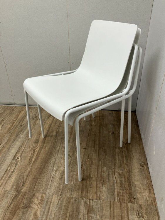 コクヨデイズオフィス オフセットフレームシリーズ スタッキングチェア 商品画像10