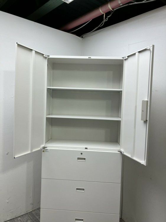 イトーキシンラインシリーズ 3段ラテラル・両開き上下書庫 商品画像2