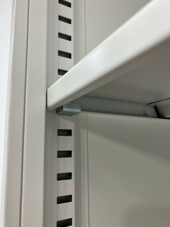 イトーキシンラインシリーズ 3段ラテラル・両開き上下書庫 商品画像3