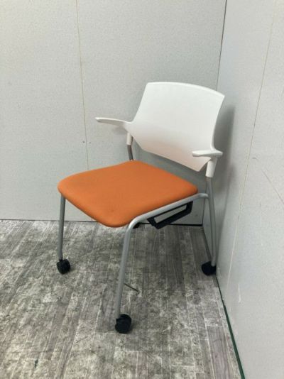 イトーキstenza(ステンザ)シリーズ 肘付ステンザチェア 商品画像1