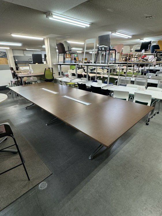 コクヨWT-200シリーズ 4000ミーティングテーブル 商品画像1