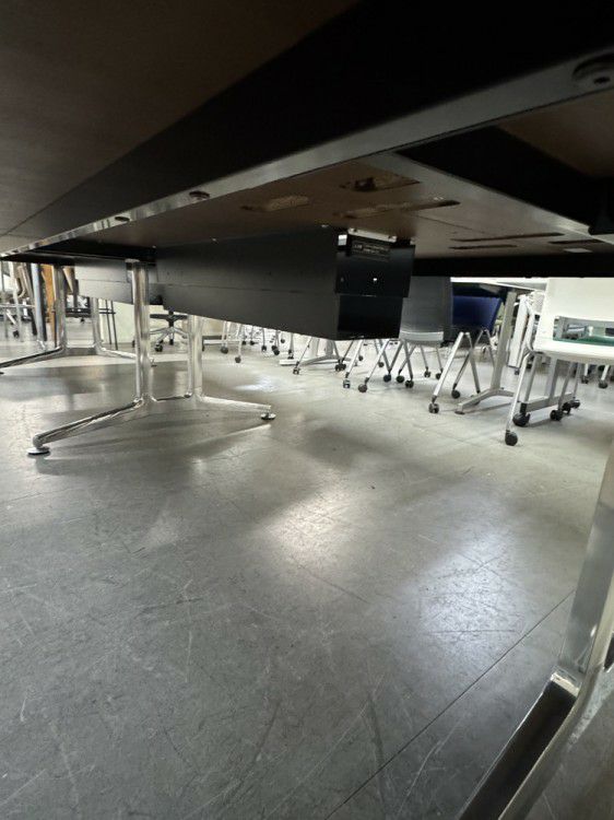 コクヨWT-200シリーズ 4000ミーティングテーブル 商品画像8