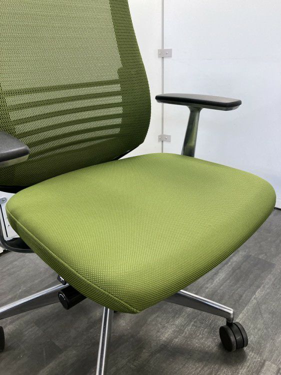 コクヨBezel(ベゼル)チェア 固定肘付ベゼルチェア 商品画像13