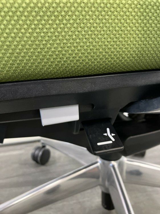 コクヨBezel(ベゼル)チェア 固定肘付ベゼルチェア 商品画像17