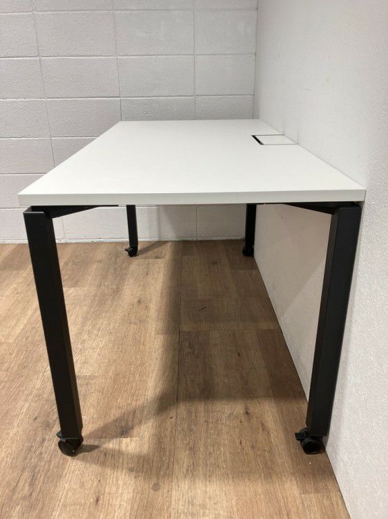 コクヨワークフィットシリーズ 1400平デスク 商品画像4