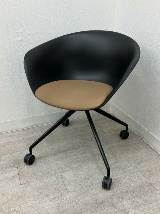 arper（アルペール）DUNA2シリーズ ミーティングチェア 商品画像1