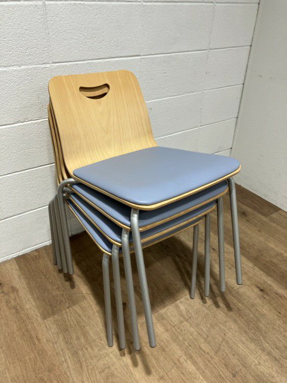 コクヨビスキオシリーズ スタッキングチェア4脚セット 商品画像12