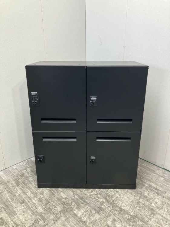 オカムラレクトラインシリーズ ダイヤル式4人用パーソナルロッカー 商品画像1