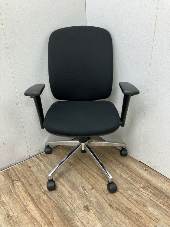 プラス可動肘付プリセアチェア 商品画像2