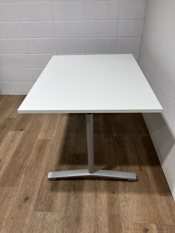 コクヨビエナ（VIENA）シリーズ ミーティングテーブル 商品画像4