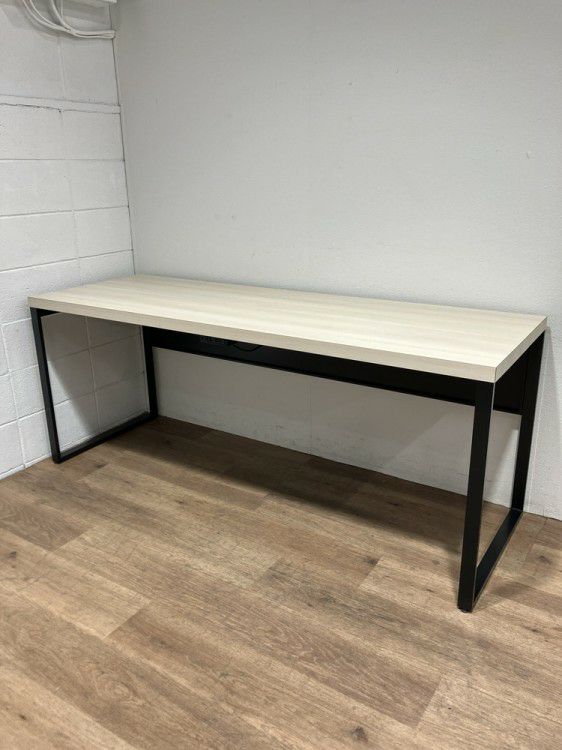 オカムラAlt Piazza(アルトピアッツァ)シリーズ 1800ワークテーブル 商品画像1