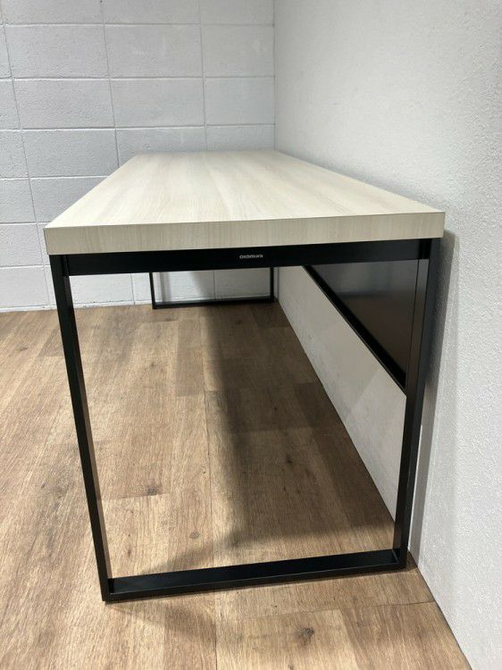 オカムラAlt Piazza(アルトピアッツァ)シリーズ 1800ワークテーブル 商品画像5