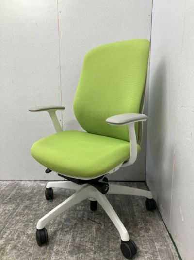 オカムラSylphy(シルフィー)チェア 固定肘付シルフィーチェア 商品画像1