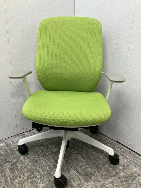 オカムラSylphy(シルフィー)チェア 固定肘付シルフィーチェア 商品画像2