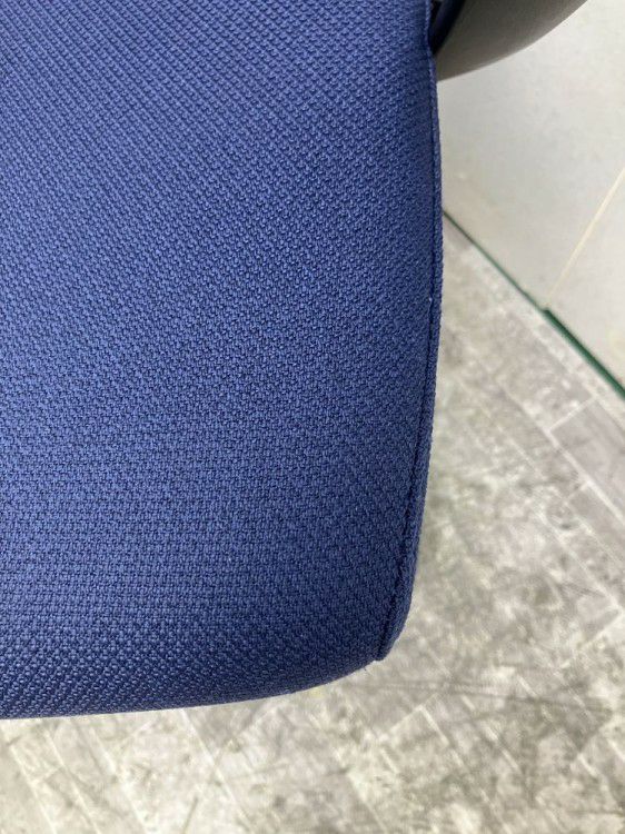 オカムラESCUDO(エスクード)チェア 固定肘付エスクードチェア 商品画像5