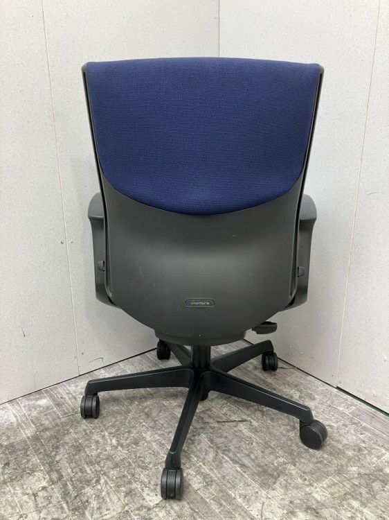 オカムラESCUDO(エスクード)チェア 固定肘付エスクードチェア 商品画像8